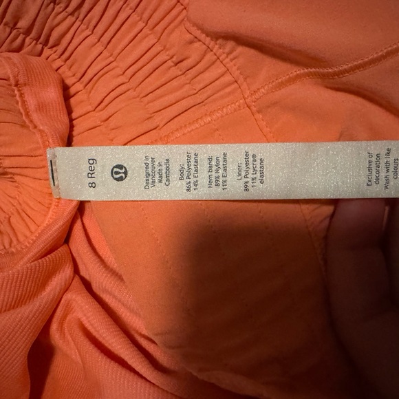 lululemon hotty hots 2.5” High Rise - Picture 3 of 3